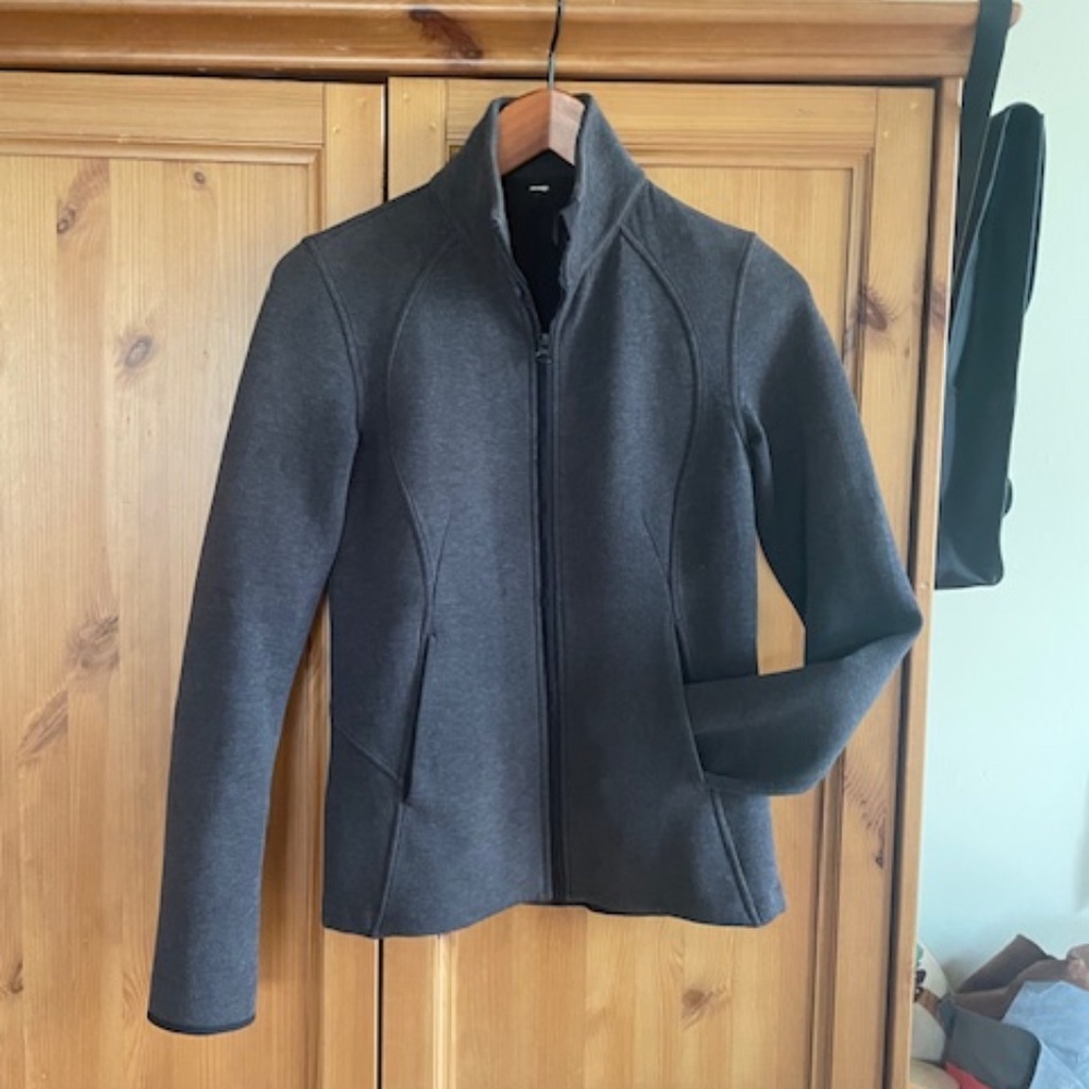 Lululemon Insculpt Jacket Women's size 4